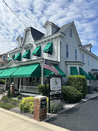 funeral home near me Daniels & Hutchison Funeral Home