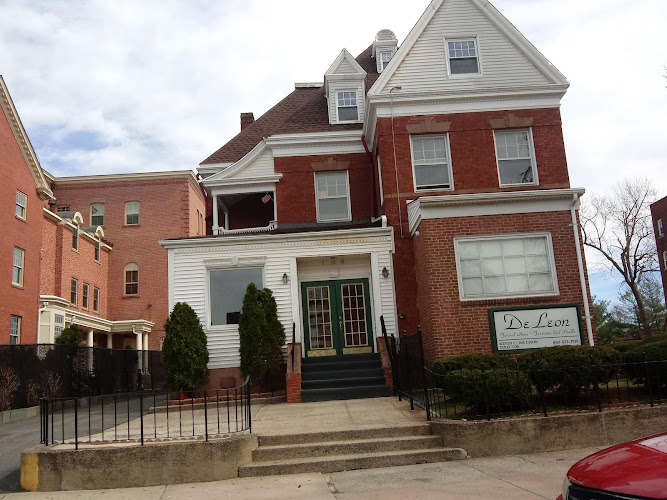 funeral home near me De Leon Funeral Home