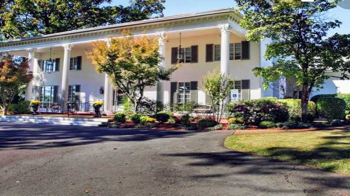 funeral home near me Gross Funeral Home & Cremation Centre