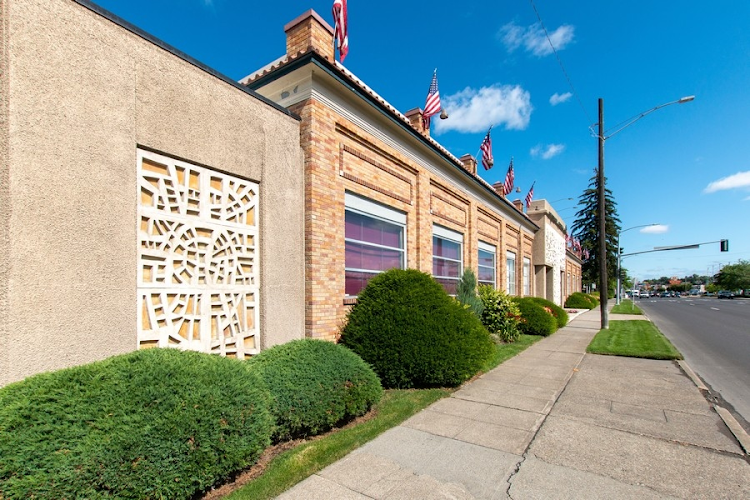 funeral home near me Hennessey Funeral Home & Crematory