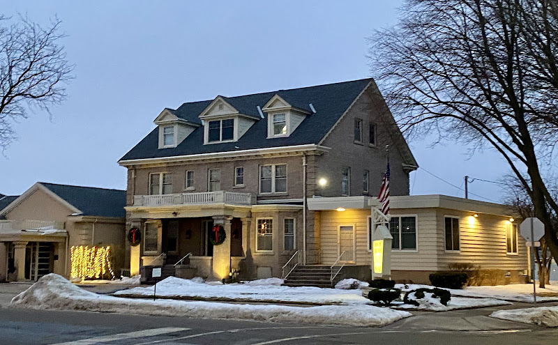 funeral home near me Hogan-Bremer- Moore Colonial Chapel