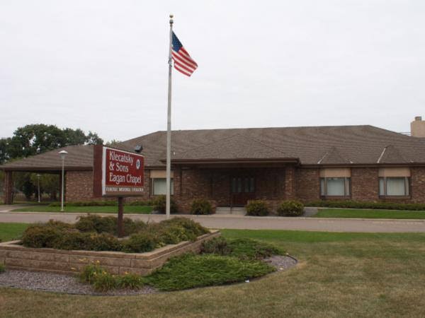 funeral home near me Klecatsky & Sons Eagan Chapel