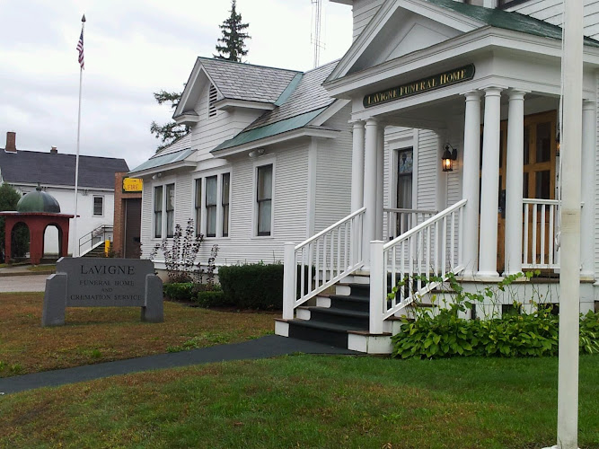 funeral home near me La Vigne Funeral Home & Crmtn