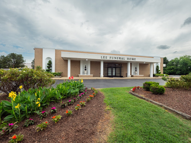 funeral home near me Lee Funeral Home Inc