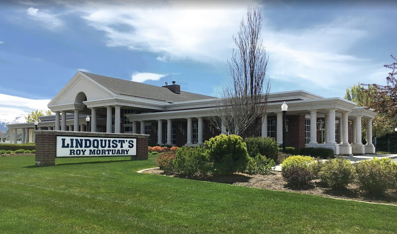 funeral home near me Lindquist's Roy Mortuary