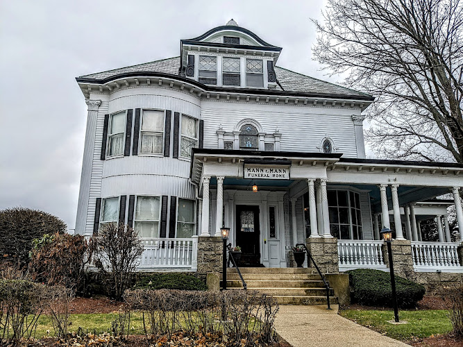 funeral home near me Mann & Rodgers Funeral Home