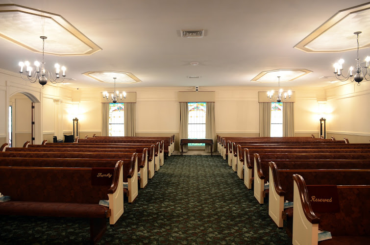 funeral home near me Mcreynolds-Nave & Larson Funeral Home