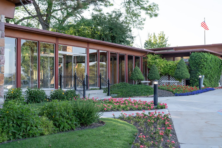 funeral home near me Memorial Redwood Mortuary & Cemetery