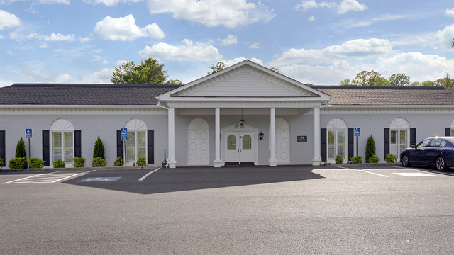 funeral home near me Mullins & Thompson Funeral Service