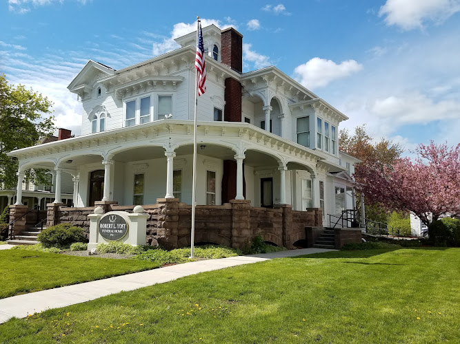 funeral home near me Robert L. Yost Funeral Home