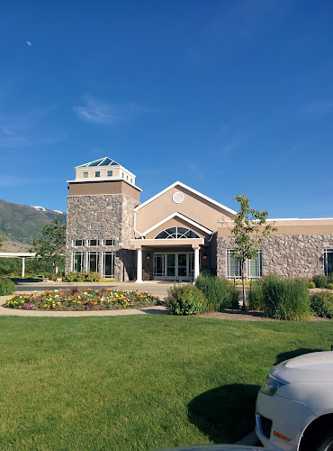 funeral home near me Russon Mortuary & Crematory