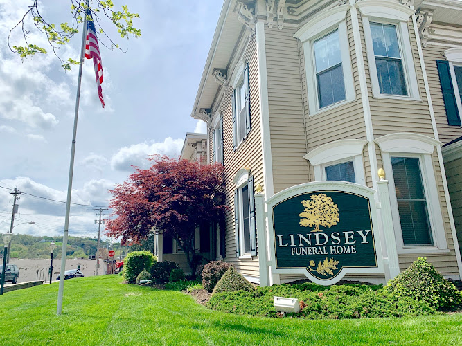 funeral home near me Snyder Funeral Homes, Lindsey Chapel